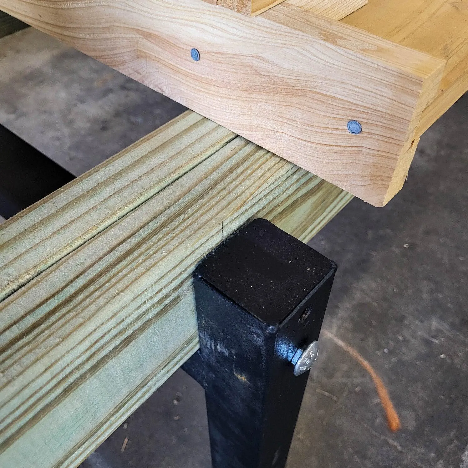 Metal Hive Stand with Adjustable Legs